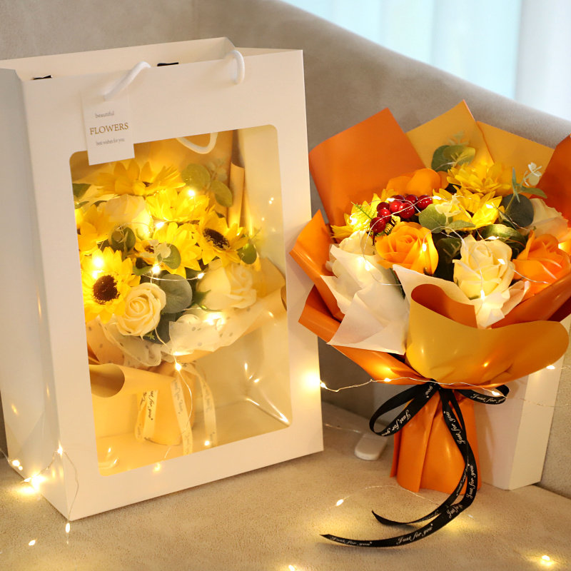 Mother's birthday gift Practical flower bouquet to give elders mother-in-law female teacher employees graduation small gift Mother's Day