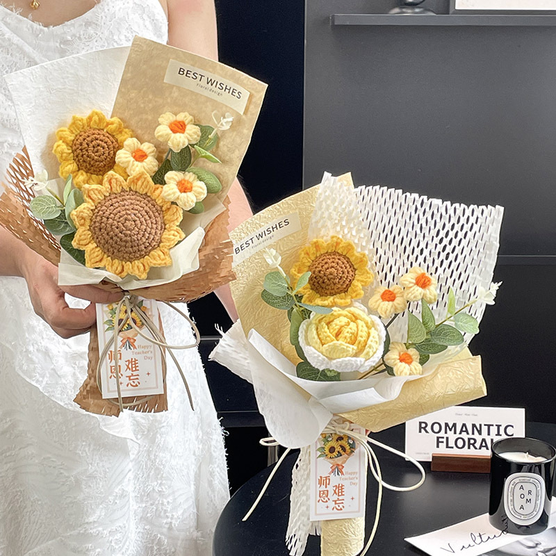 Wool Knitted Hand-Woven Small Bouquet Finished Product Roses Sunflowers Birthday Gift 3.8 Women's Day Gift Wool Knitted Hand-Woven Small Bouquet Finished Product Roses Sunflowers Birthday Gift 3.8 Women's Day Gift