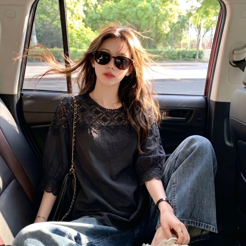 Black Lace Hollow-Out Regular Shoulder Short-Sleeve Shirt for Women 2026 New Summer Plus Size Slightly Chubby mm Slimming Bell-Sleeve Top
