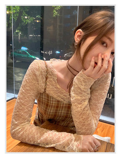 White mesh bottoming shirt women's inner long-sleeved spring and autumn thin section age-reducing beautiful western-style small shirt short lace top