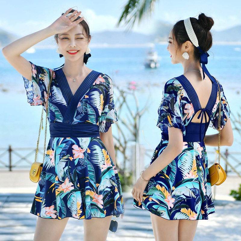 Middle-aged and elderly large size swimsuit female 200 jin one-piece conservative fat mm cover belly thin skirt style hot spring mother swimsuit
