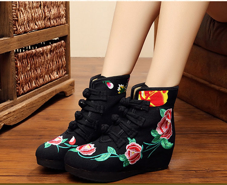 Giày cao cổ thêu Bắc Kinh dành cho trẻ em Cotton Boots quốc gia 2018 Mùa đông Chiều cao mới Tăng thêu mùa đông Wedges Plus Velvet bốt cổ thấp