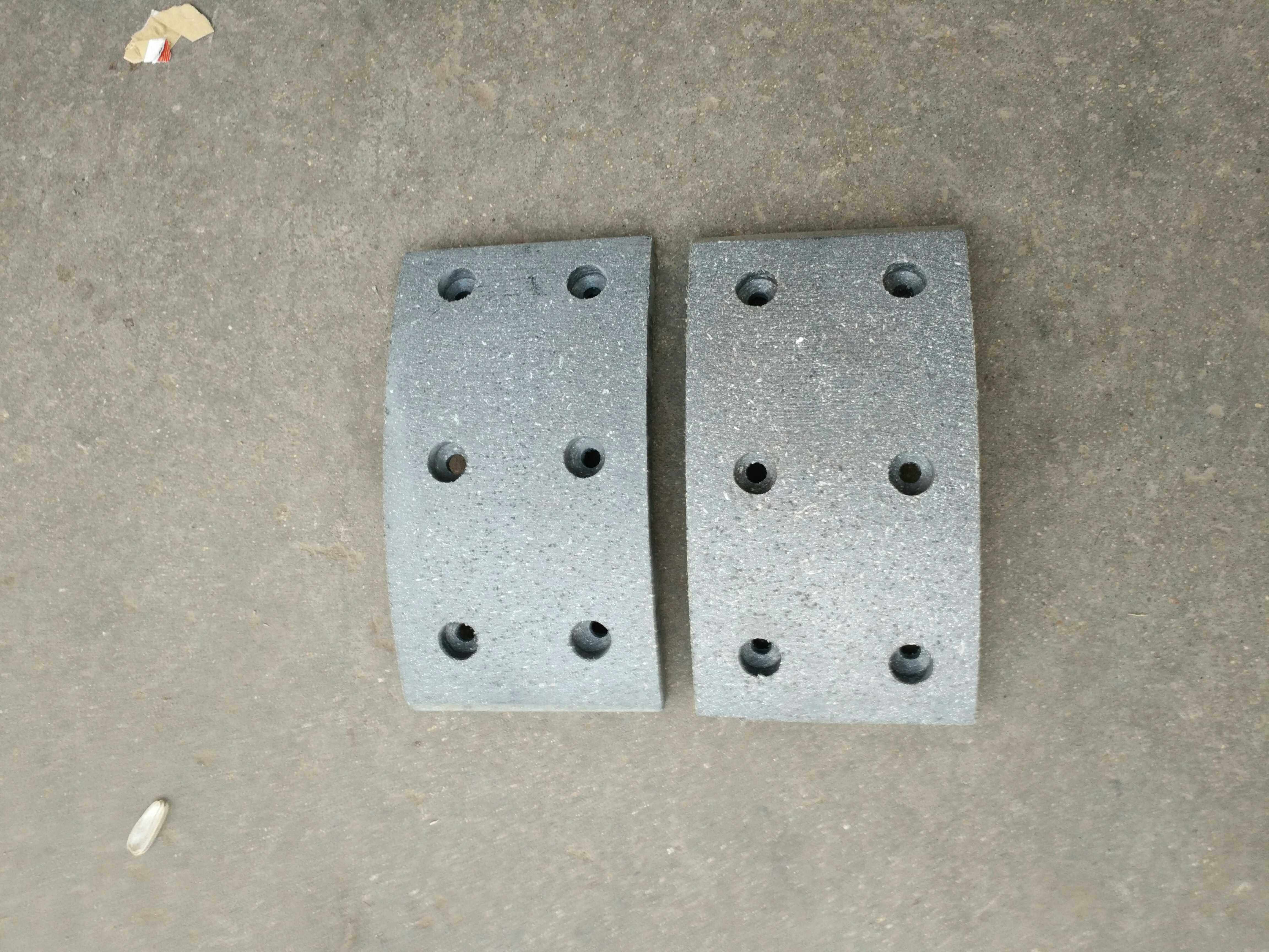 Shi Feng original accessories Shi Feng dump truck 1058 low card wind Shun 1 brake pads Various models of original brake pads