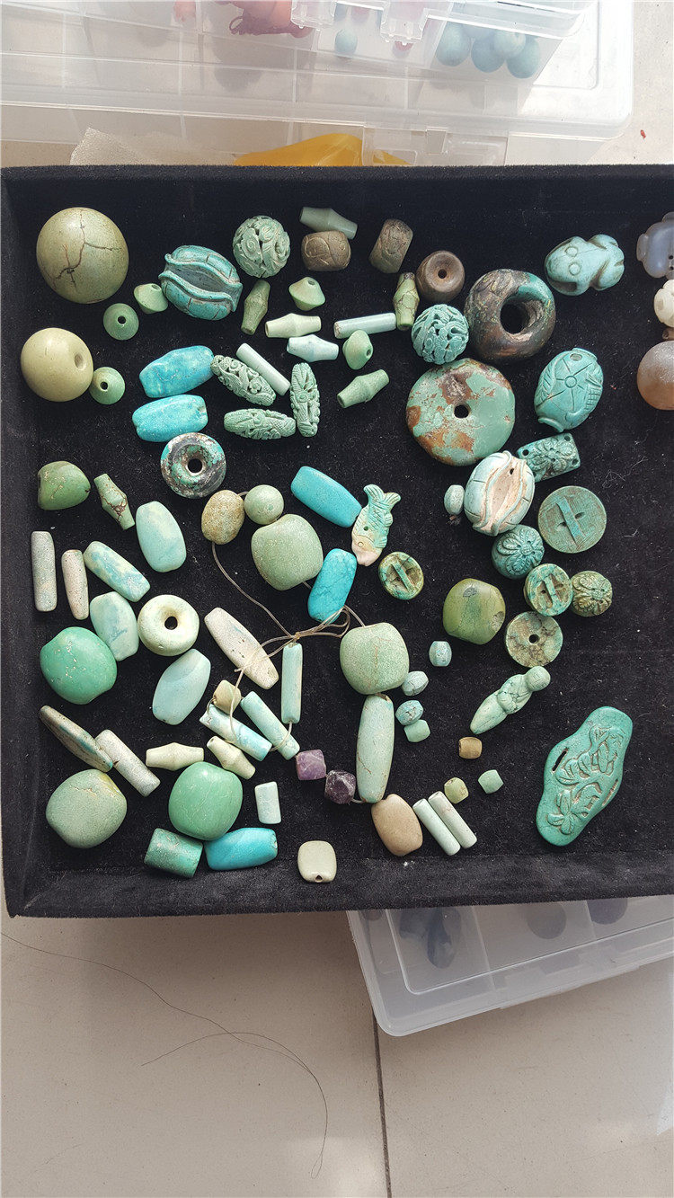 The old turquoise small pieces are concentrated and most of them are from Liao and Jin. It is easy to choose and like to discuss in detail