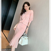  Smiling goddess Western style two-piece soft waxy gentle round neck loose high waist bag hip fishtail skirt upper and lower set dress