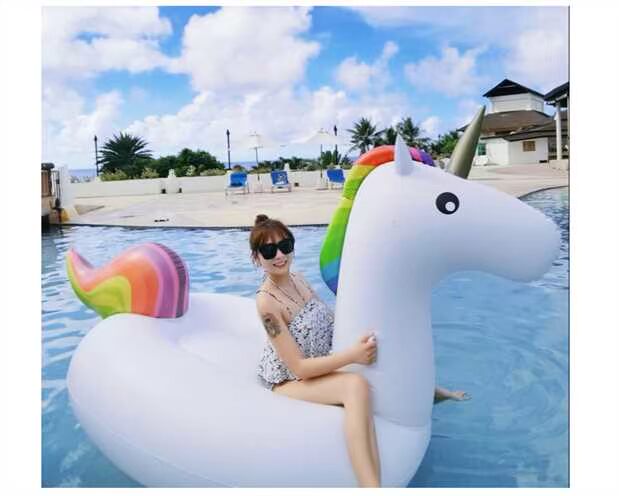 Người lớn gốc flamingo nước bơm hơi gắn kỳ lân nổi giường nổi hàng cầu vồng ngựa bơi vòng trẻ em phao tắm bé