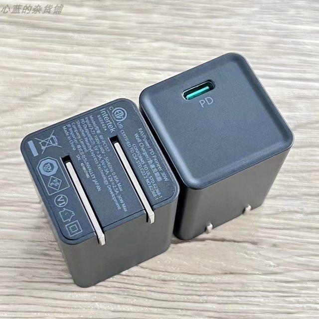 Ravpower Gallium Nitride Pd Fast Charging 30W Mini Charger Suitable for iPhone 8 X Xr 11 12 13 14 15 Xiaomi Huawei Samsung Mobile Phones and Tablets Supports Pps