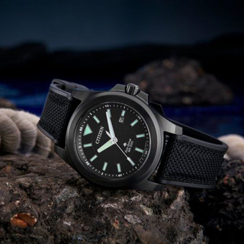 Counter CITIZEN Watch citizen Black Canvas Eco-kinetic Luminous Men's Watch