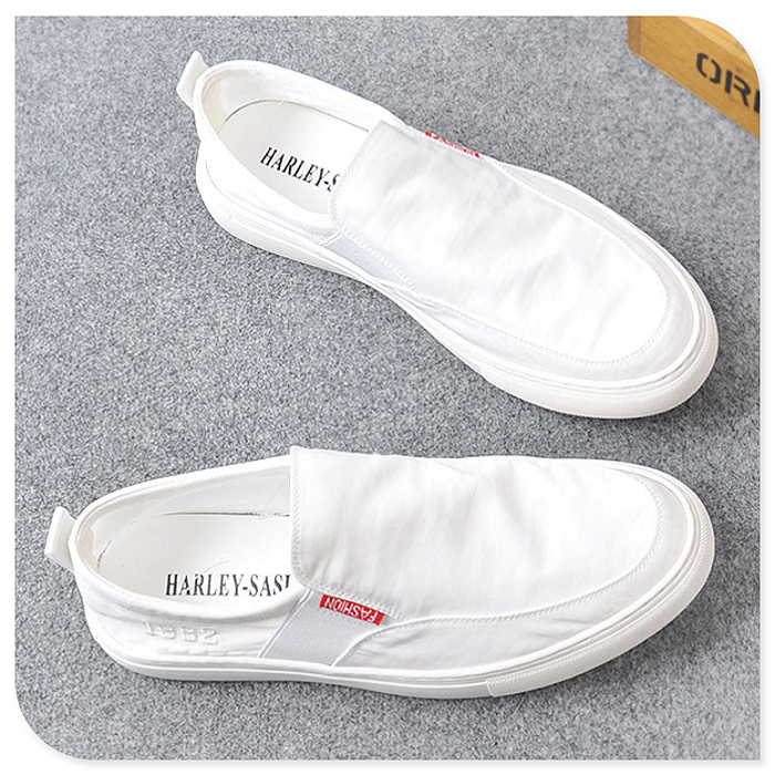Slip on lazy shoes men's cloth shoes 2022 new small white shoes Lok Fu breathable deodorant soft bottom all-match casual trend