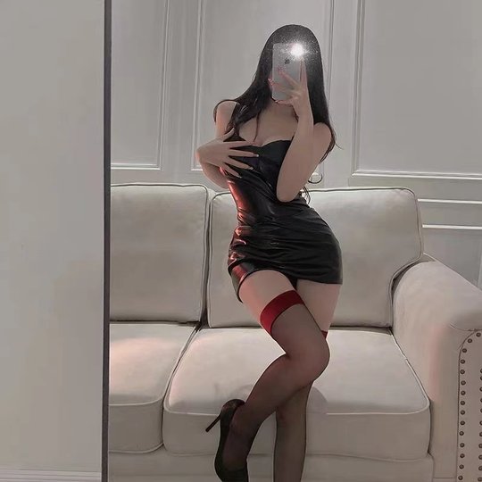 Ultra-thin transparent color-blocked red-edged silicone non-slip high socks