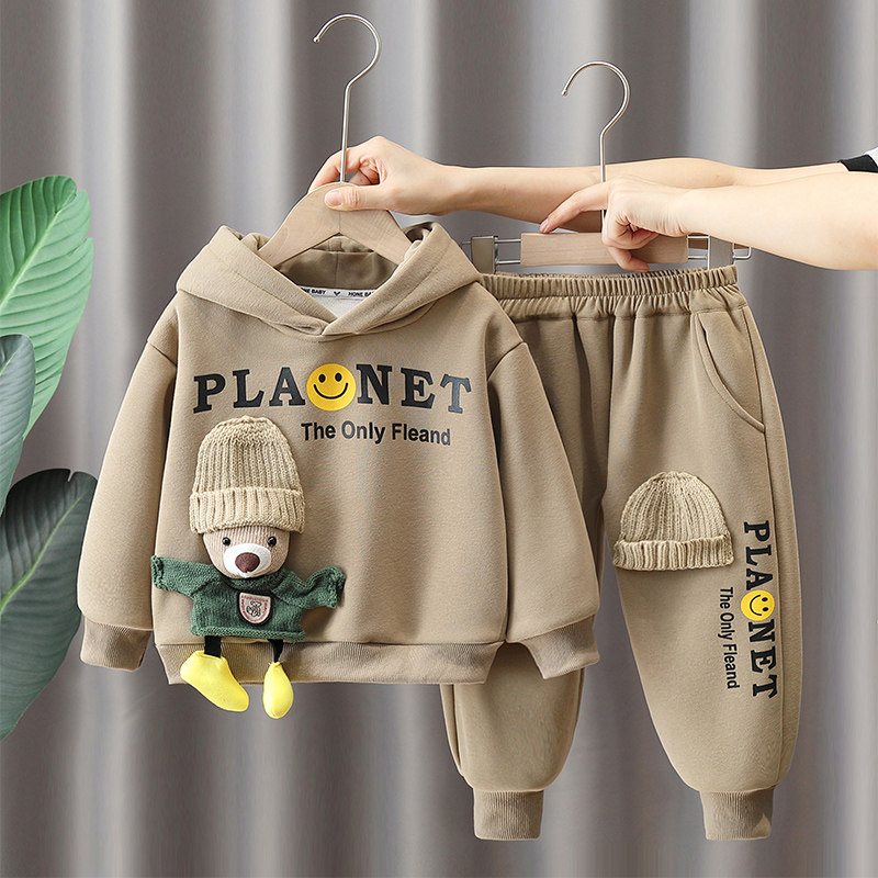 Детский свитер с капюшоном, новинка 2025 года, весенне-осенняя одежда для мальчиков, зимний костюм в западном стиле плюс бархатный детский красивый костюм-двойка