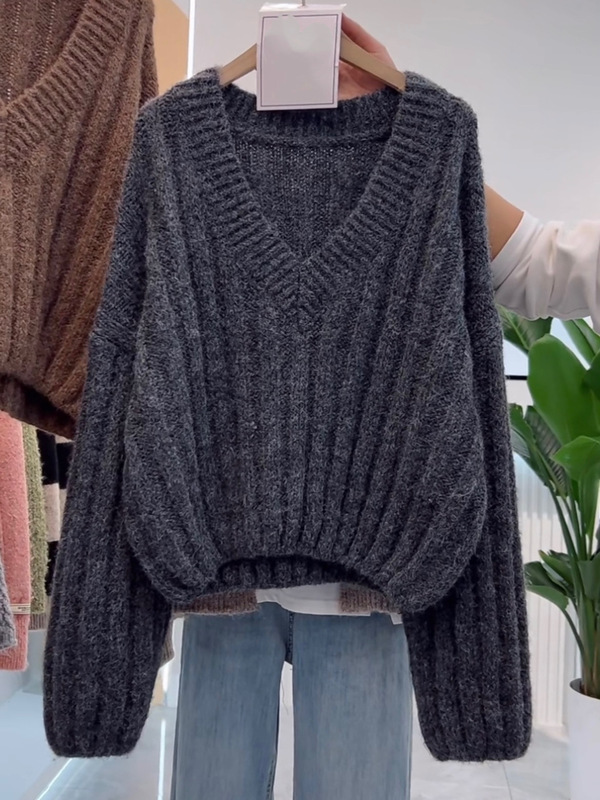 Retro Simple V Neck Lantern Sleeve Knitwear for Women 2026 Autumn and Winter New Style Lazy Style Loose Casual Versatile Knitwear Retro Simple V Neck Lantern Sleeve Knitwear for Women 2026 Autumn and Winter New Style Lazy Style Loose Casual Versatile Knitwear