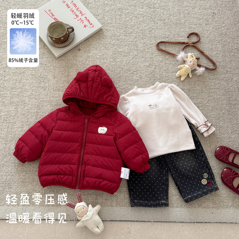 Korean-Style Girls' Red Hooded Light down Jacket, 90% White Duck Down, New Autumn and Winter Model, Versatile Warm down Coat for Infants and Toddlers