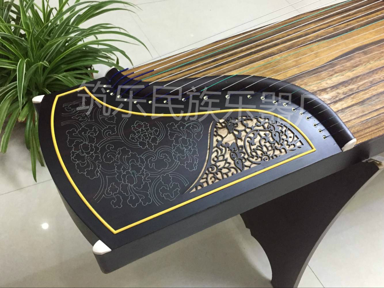 Factory direct sales 163-type rosewood flowers like a dream guzheng elegant and generous professional level 10 welcome to consult