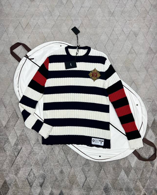 Balmain Men's Wool Knit Sweater with Round Neck and Logo Embroidery, Fashionable and Versatile