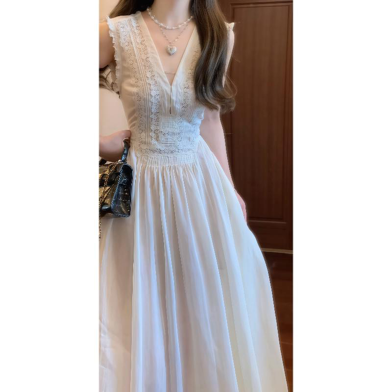 French Retro Lace Hollow-Out Elegant V-Neck Sleeveless Long Dress, Stunning and Unique, Non-Repetitive Style, Waist-Cinching, Elegant Dress
