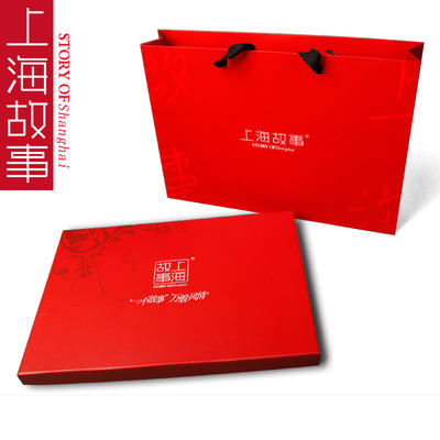 A more impressive gift: A set of Shanghai Story World Box can only be purchased together with a silk scarf or a scarf