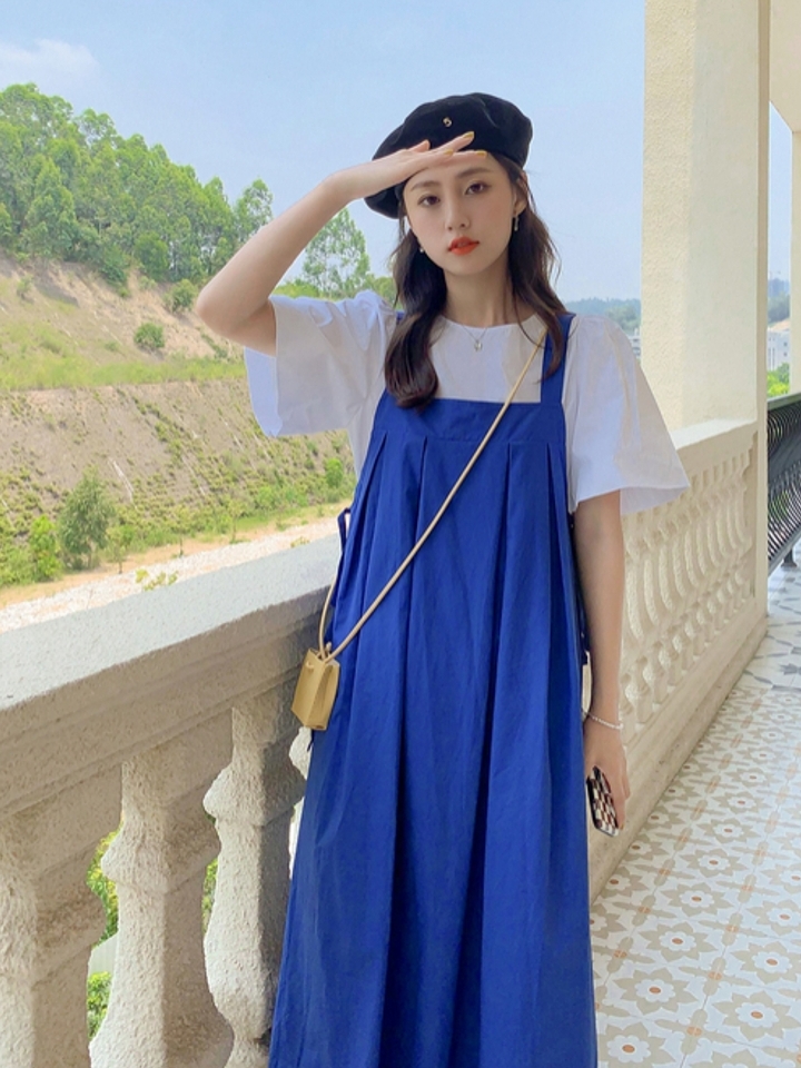 卡拉尔贝齐背带连衣裙套装