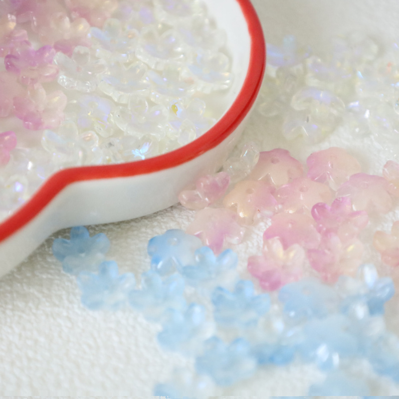 【Ten Miles of Cherry Blossoms】3D Gradient Cherry Blossom Beads with Center Hole for DIY Keychains, Phone Charms, and Other Beading Accessories