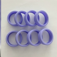 Фиолетовые стулья установлены с 10 установками