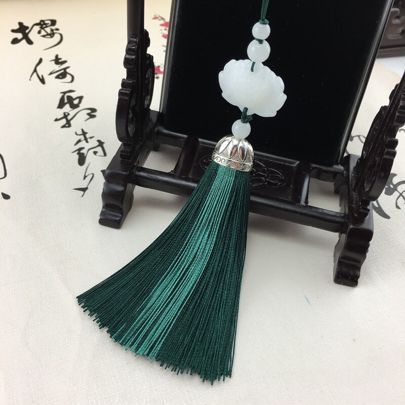 Handmade Chinese-style cheongsam press lapel collar buckle ancient costume women's Hanfu zizi buckle tassel literary brooch ginkgo love pendant