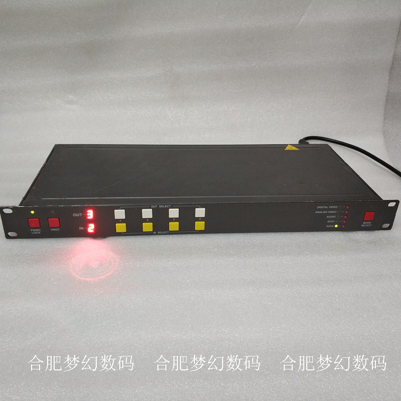 SRGB-404 digital audio-video matrix switcher 4 in 4 out analog perimeter processors cheap