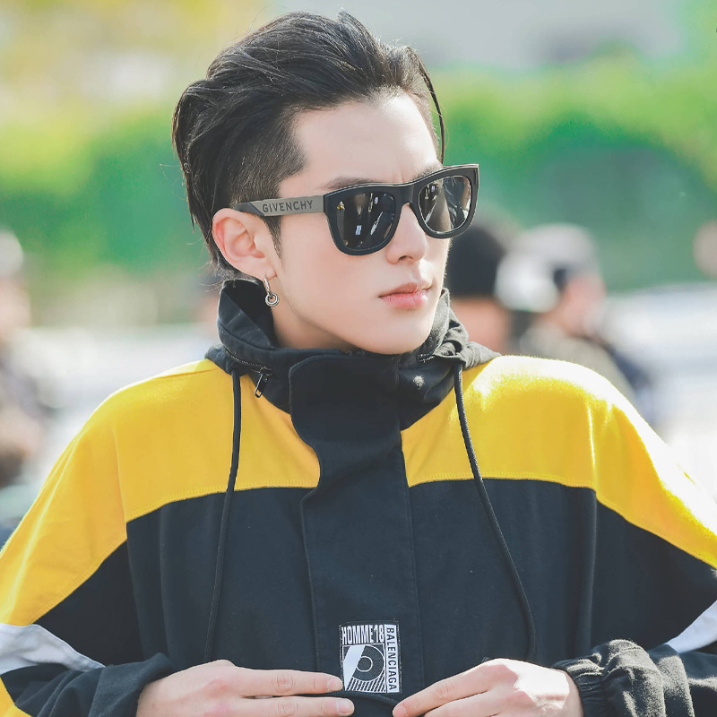GIVENCHYGIVENCHY SUNGLASSES LOVERS Letters King Crane with the same paragraph GV7016 N S sunglasses 7017