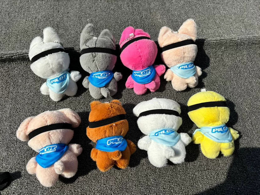 StrayKids Week PILOT5 Pilot5 Li Longfu FM Pyramid Key Buckle Doll Doll Pendant аксессуары