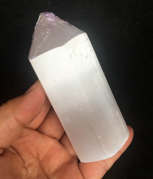 Mineral crystal crystal hand of Morocco through gypsum cat - eye stone stone crystal column