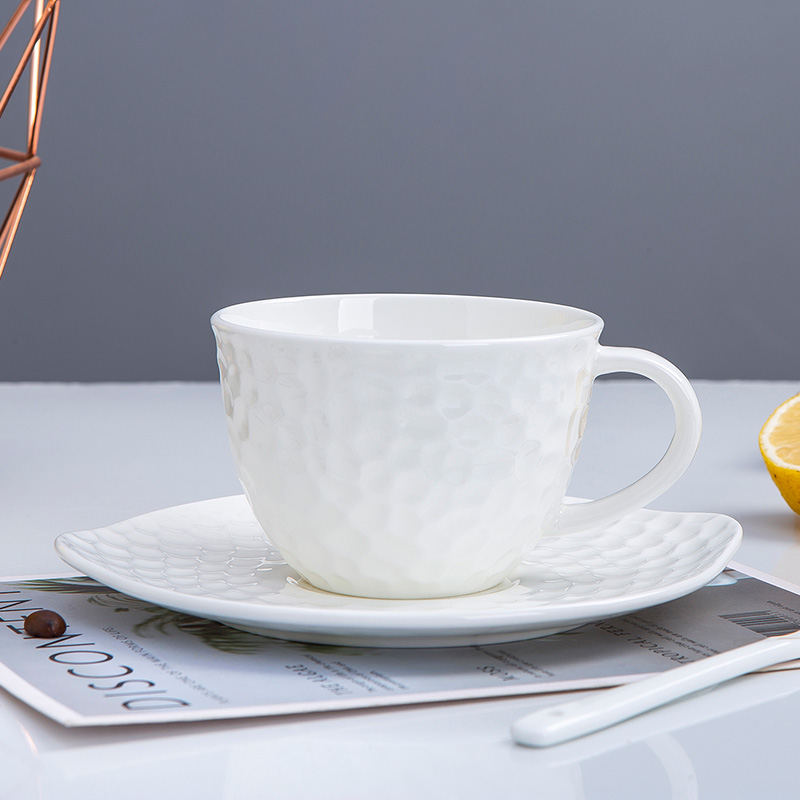 Jingdezhen porcelain white European contracted ipads porcelain coffee cup set key-2 luxury home ins American - style coffee cups and saucers