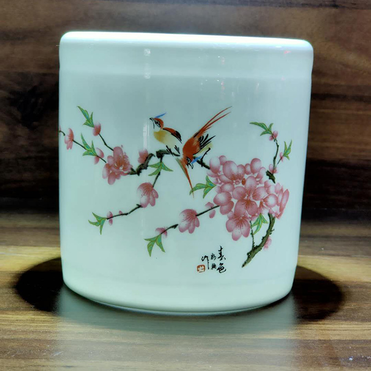 Jingdezhen porcelain brush pot study stationery large brush pot promotional price point peach blossom put water brush pot