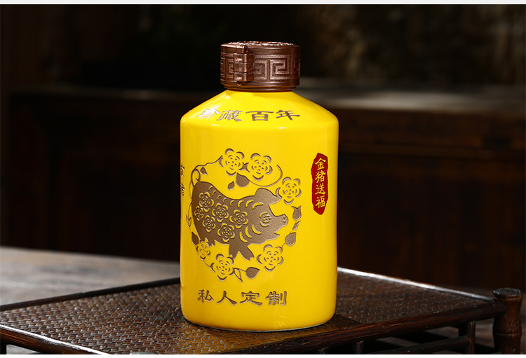 Jingdezhen ceramic bottle is empty bottles of Chinese zodiac household bottle seal wine bottle machine carved bottle furnishing articles 1 catty