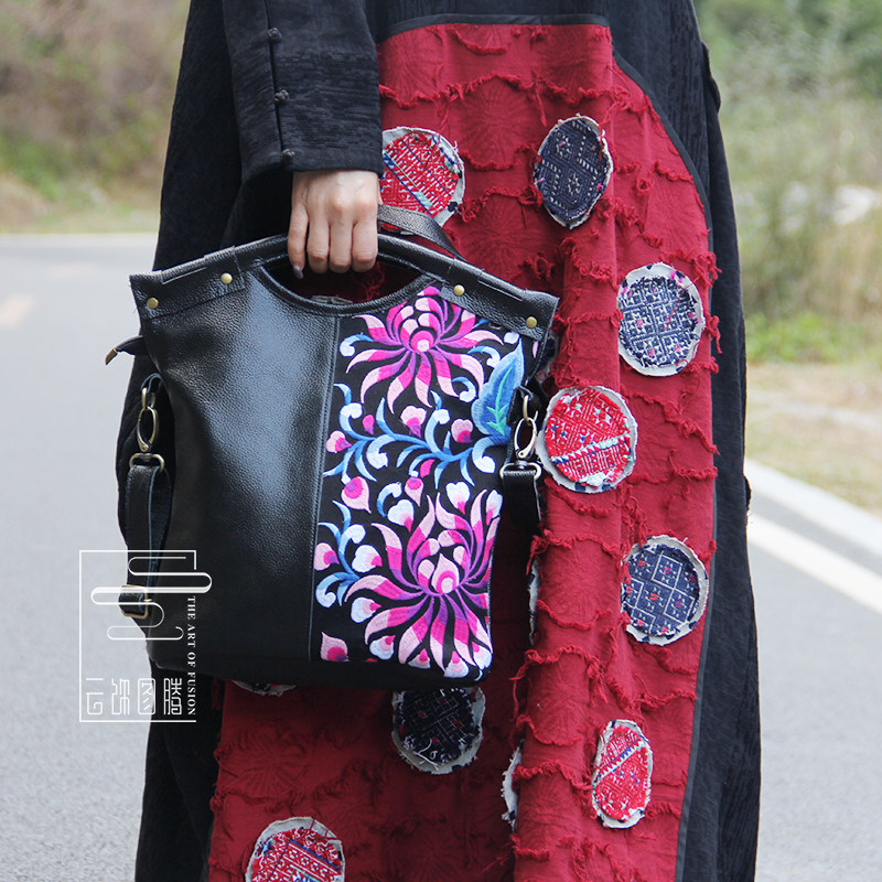 Cloud Accessories Totem Original Women's Bag National Wind Imitation Handmade Embroidery Two-story Bull Leather Inclined Cross-Pack Handbag Embroidered Literary Art Bag