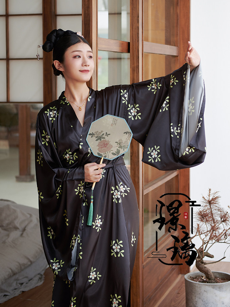 Glazed original design Chinese wind retro Tang group flower emulated silk Home Sleeping Clothes morning gown Sleeping burqa Handmaid Handmaid