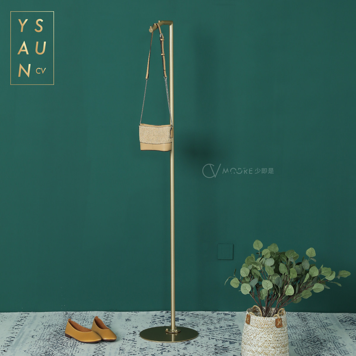 Creative hanging rack Women's clothing store display shelf Floor stand Window hanging clothes display shelf Gold decorative rack