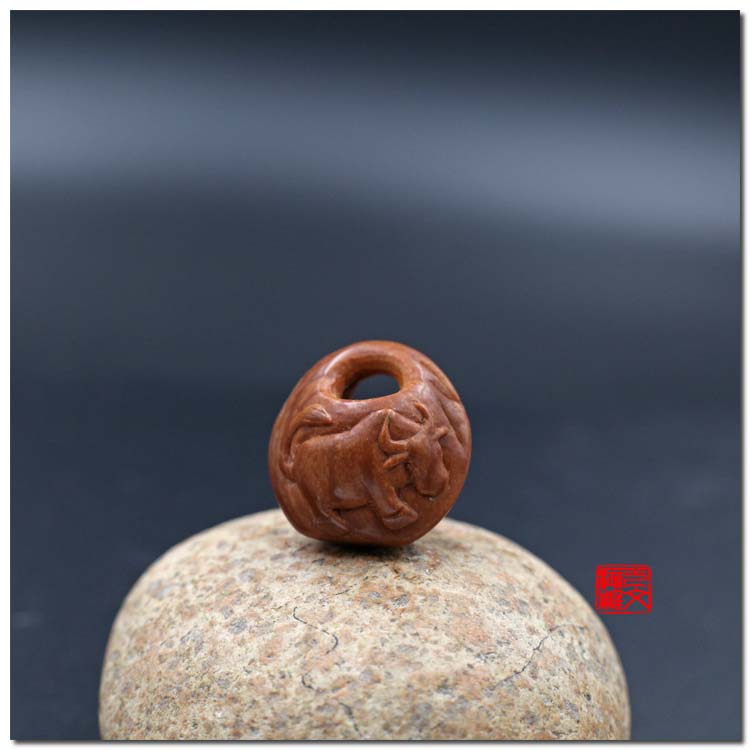 Yiwen nuclear carving handmade twelve zodiac cow peach basket Qinling wild dragon peach core carving boutique