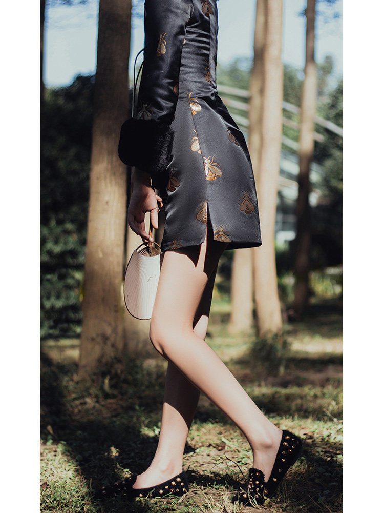 12 Customized Qipao Improved Teenage Girl Autumn Winter Thickened warm short cotton clothes with sweet and beautiful wind and sexy black bees