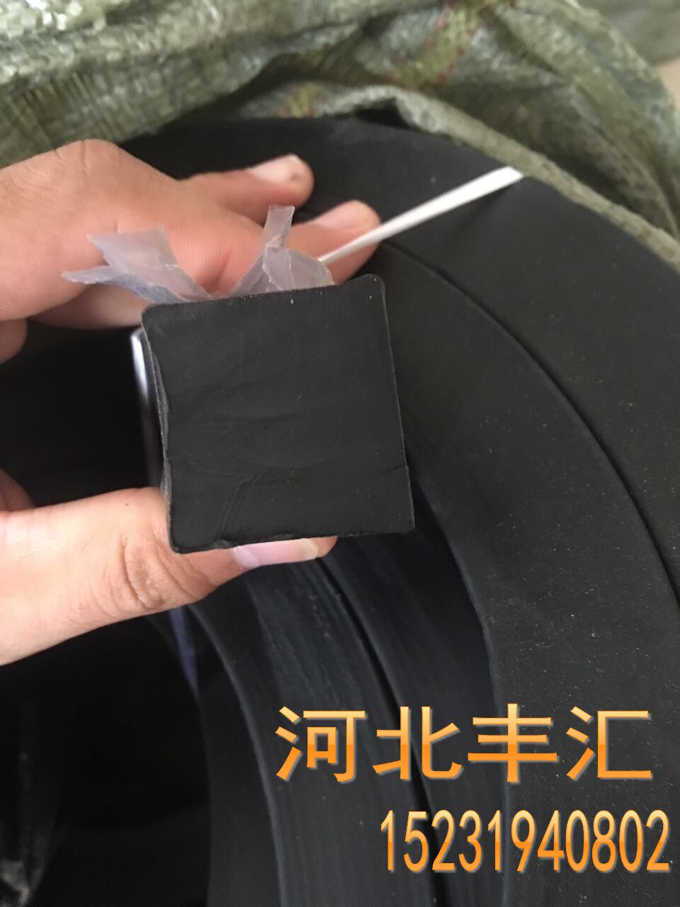 Dingqing rubber leather strip oil-resistant solid square strip shock-absorbing buffer rubber strip flat strip wear-resistant and pressure-resistant marine seal strip