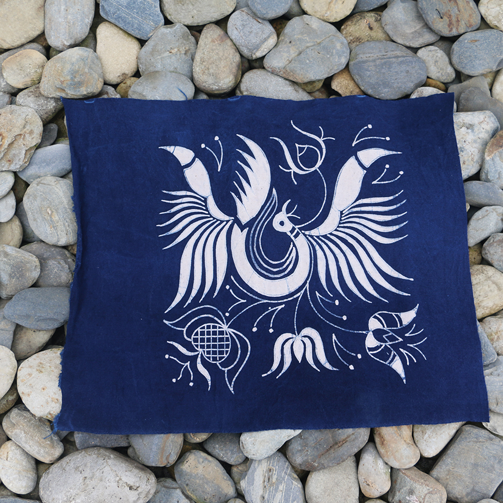 Yingshan Guizhou Guizhou Southeast Wax dyed wood dyed blue dyed cotton fabric handkerchief wall hanging accessories