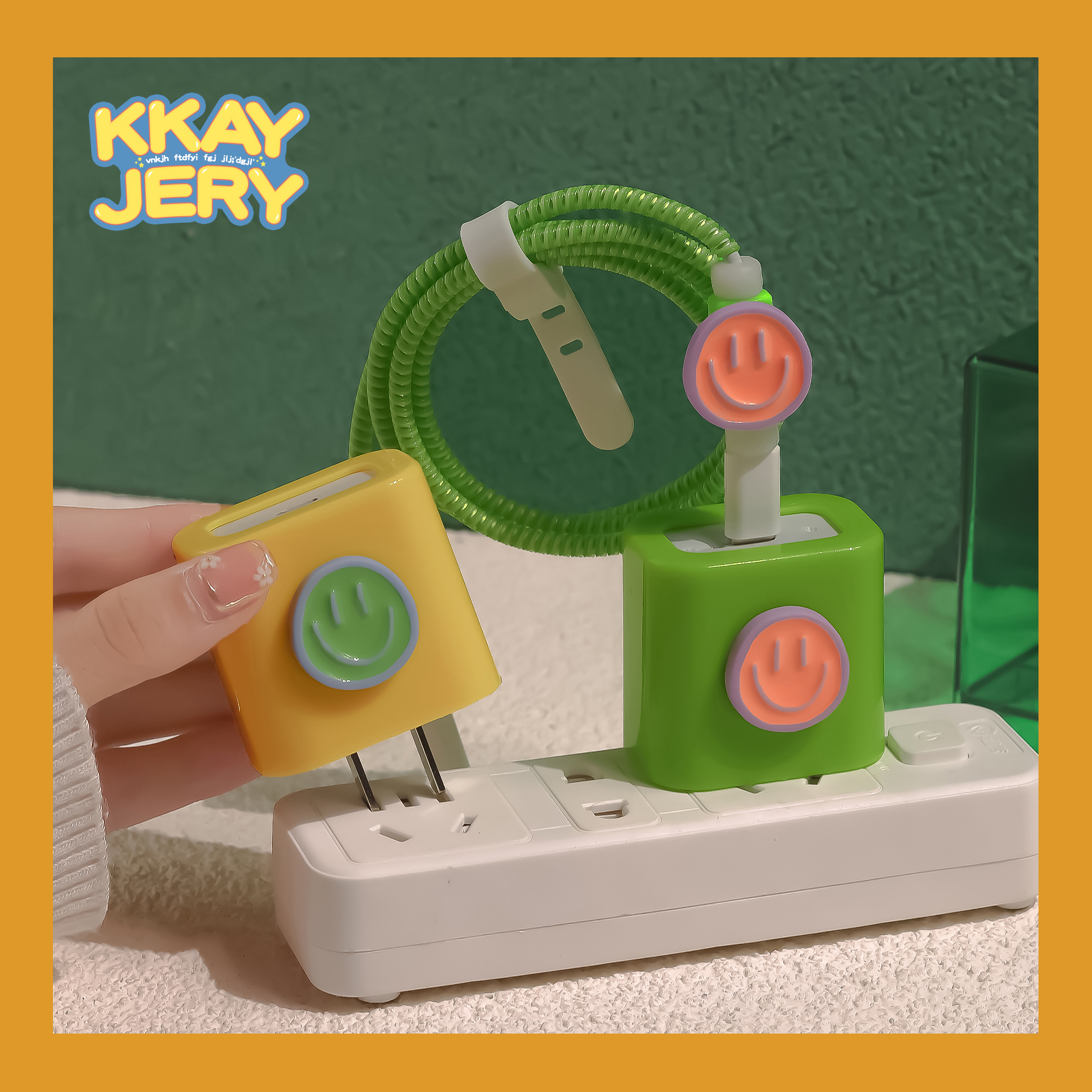 Personality full of original smiley face ~ Apple 12 data line protective sleeve 20W phone charger head 11 bite