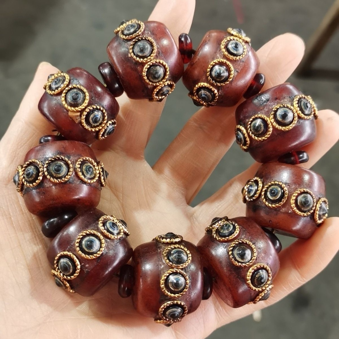 Ancient play collection of large beads with dense wax blood peels inlaid with precious hand strings in perfect physical shooting-Taobao