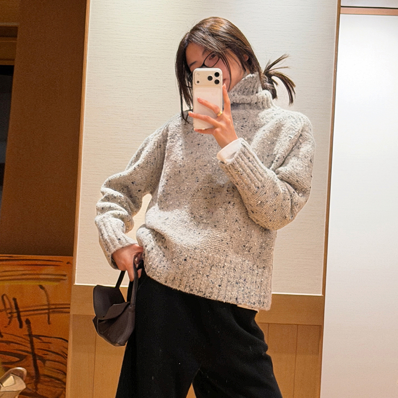 Romi Studio Italian Imported Wool Pointelle Knit Sweater with Fold-Over Collar Rwdwst5055 Romi Studio Italian Imported Wool Pointelle Knit Sweater with Fold-Over Collar Rwdwst5055