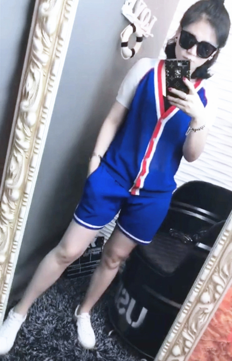 Fashionable ice silk knitted casual sports suit women's summer 2022 new fashion running shorts two-piece tide