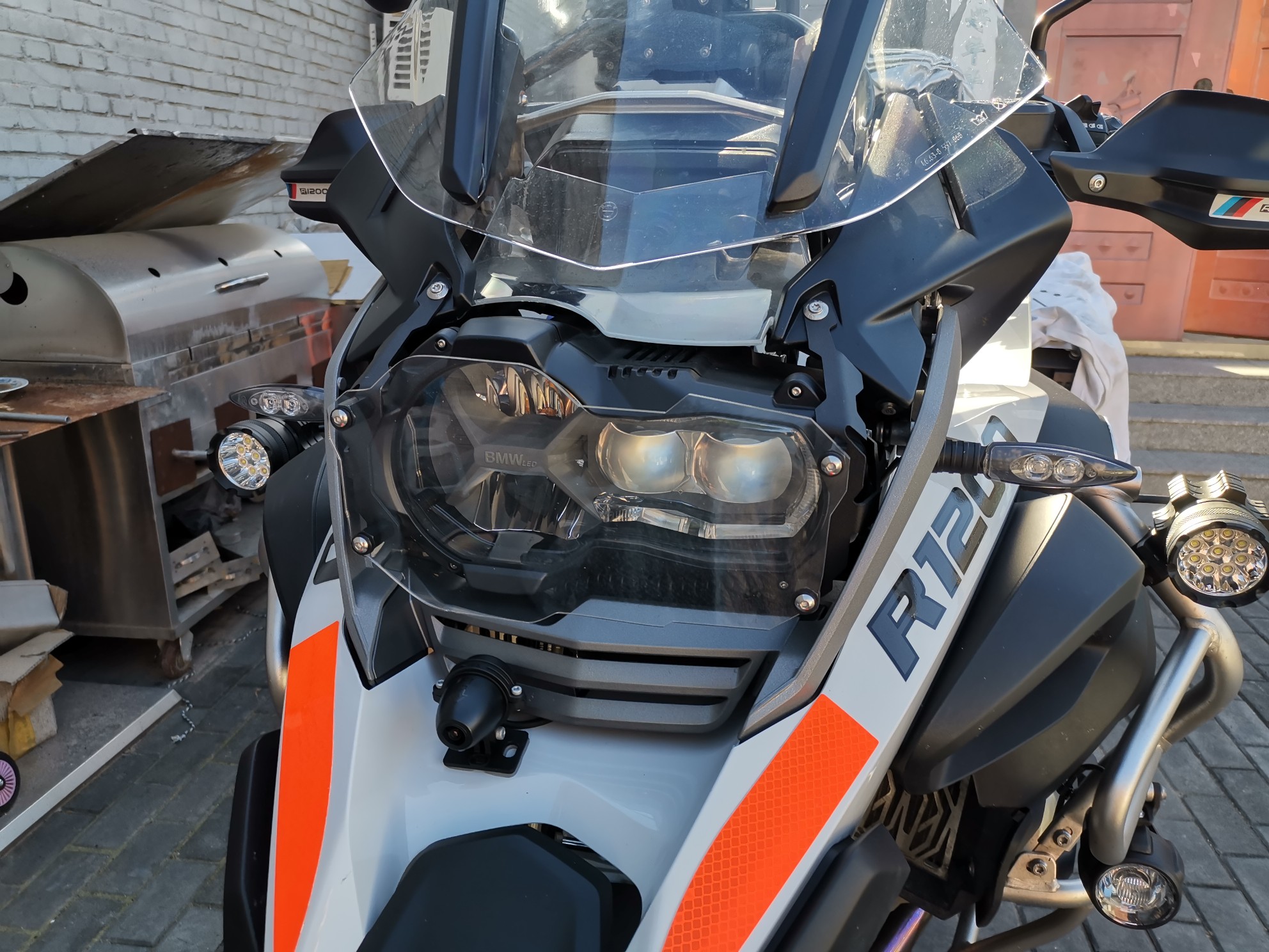 Suitable for BMW R1200GS ADV water bird 13-19 years locomotive modified headlight net living room lamp bed package