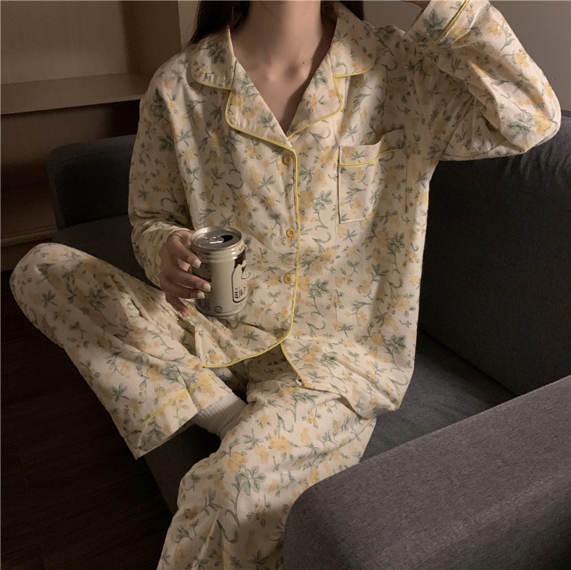 South Korean ins ~ gentle moments pyjamas women turn over the flap yellow Crushed Flowers Long Sleeves Long Pants Mill Wool cotton Home Clothing