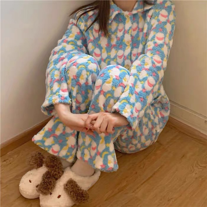 ins Han wind ~ sweet and beautiful teenage girl sensation moon coral suede pyjamas woman autumn and winter cute thickened with suede printed suit