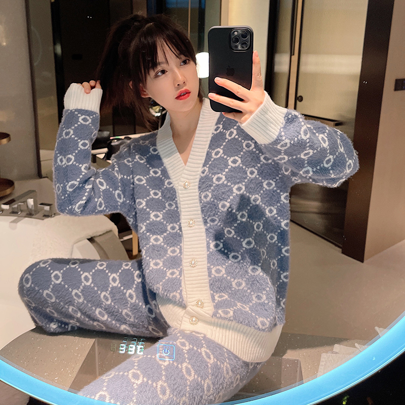 Round small fragrance wind cardigan long sleeves soft Korean version pajamas women autumn and winter thick imitation mink housewear set