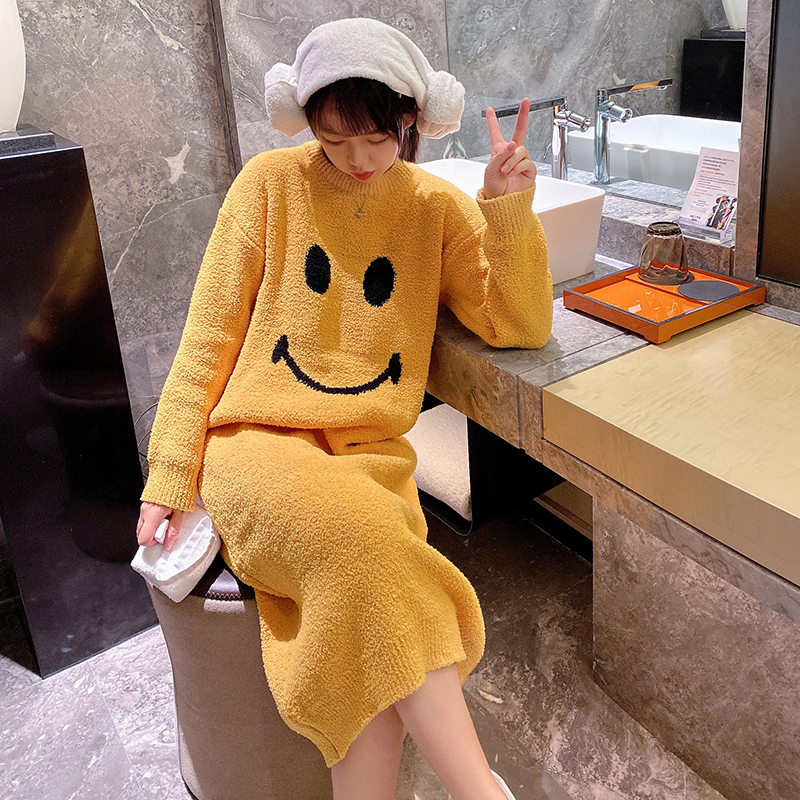 Smile face soft sleeping skirt autumn long-term coral velvet long sleeve thickening cute pajamas new home suit