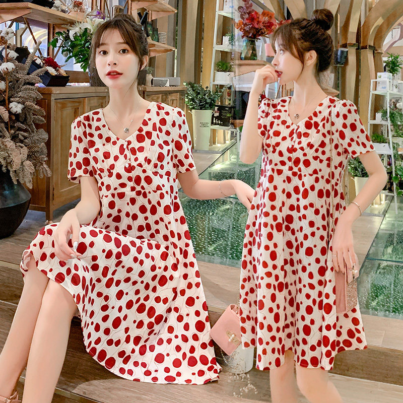 Pregnant women summer clothes 2021 Korean version of the tide hot mom personality out loose fashion Western style super fairy wave dot net red dress