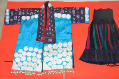 Miao embroidery handmade pile embroidery Carey Miao dress next to the sea town Weng Xiang (Kaitang)Miao women's top B